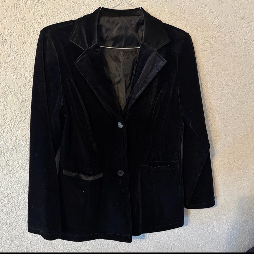 Classic Black Velvet Women's Blazer